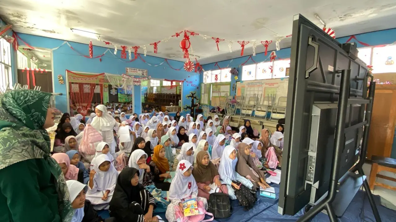 Pembelajaran Interaktif Menggunakan Smart TV