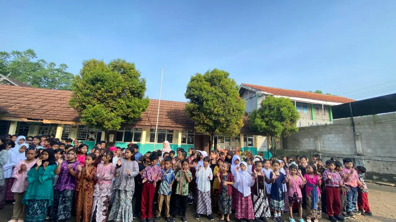 Peringatan Hari Kartini dan Busana Adat Daerah